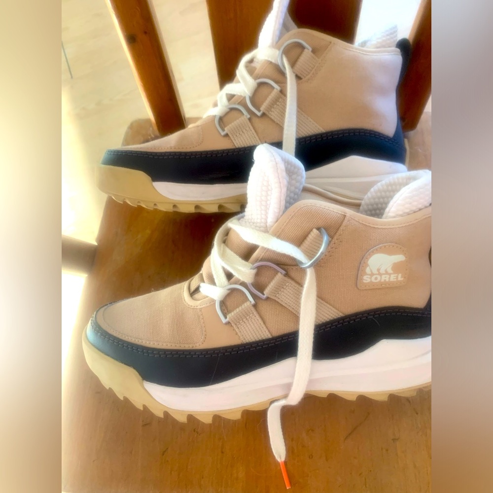 ‼️SOLD‼️
SOREL ONA™ RMX CHUKKA PLUS WOMEN’S WATERPROOF BOOT
